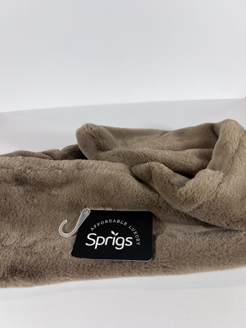 New With tags!Sprigs "Affordable Luxury" Faux Fur Pocket Scarf 2.0 Hidden Pocket